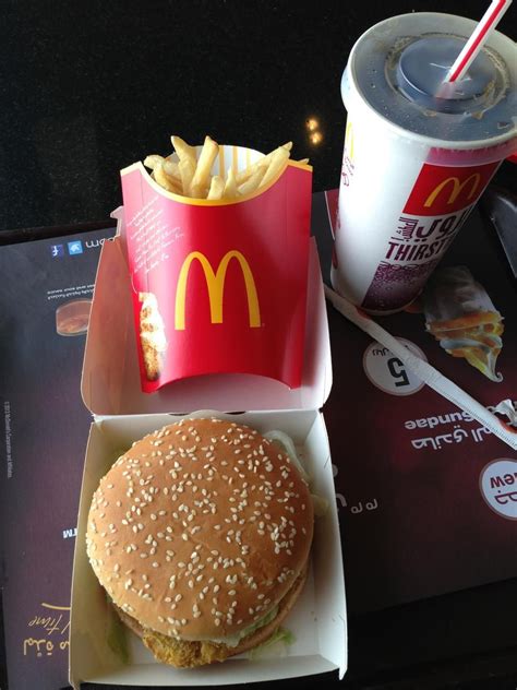 Mcdonald's lunch - McDonald's. Más que una hamburguesería. Pide a casa o recoge tu pedido en el restaurante que prefieras. Disfruta de grandes descuentos y beneficios solo por …
